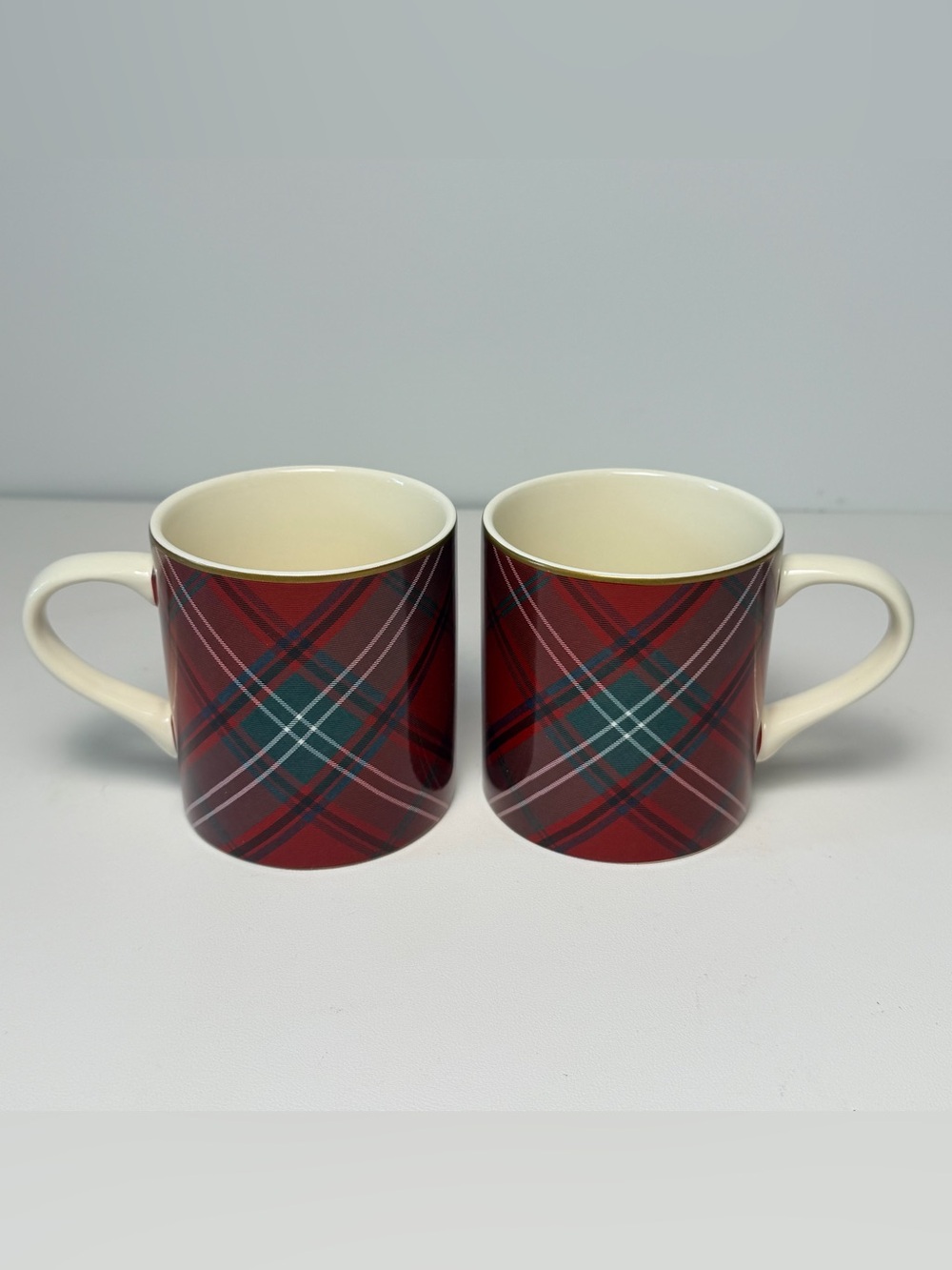 Williams Sonoma Red Green White Tartan Holiday Ceramic Mugs Set of 2 Christmas